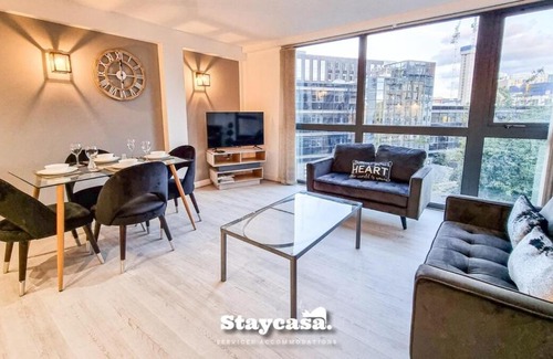 Castlefield Apartment | Bright Central Apt With Balcony & Secure Parking