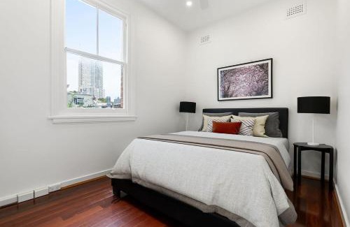 Darlinghurst Apartment | Bright Central Darlinghurst