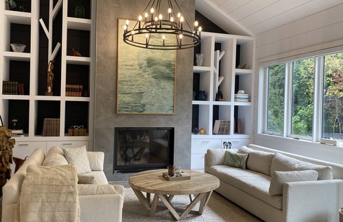 Thornbury House | Bright Chalet Chic with Hot Tub and Fire Pit