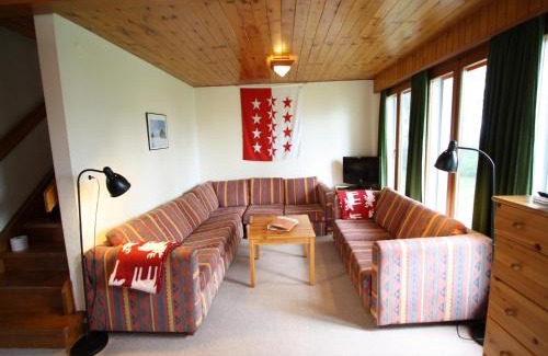 Randogne Ski Chalet | Bright Chalet with Terrace
