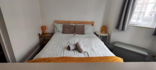 Southwark House | Bright, chilled ensuite DB room in a shared flat!