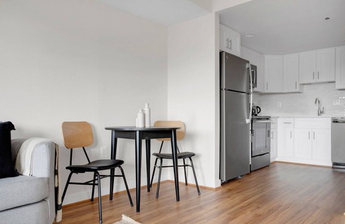 Court House Apartment | Bright Clarendon 1BR w/W/D & Gym, across street from WF, by Blueground