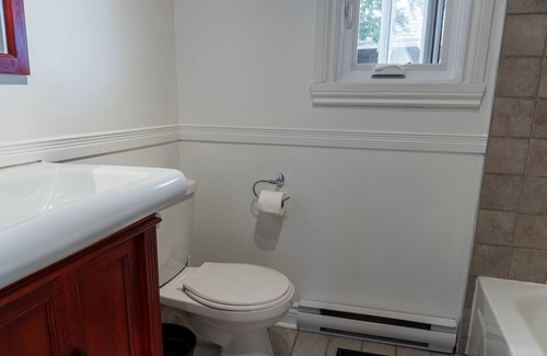 Gatineau House | Bright & clean 2-bedroom home in Gatineau, QC