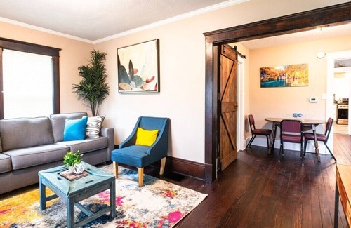 Ashtabula House | Bright & Clean Retreat: near Park/Beach/wineries!