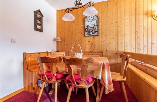 La Perriere Apartment | Bright Cocoon With Balcony And View On The Valley