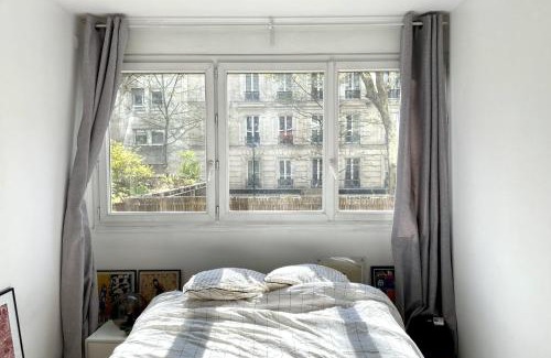 Combat Apartment | Bright cocoon with terrace near Belleville