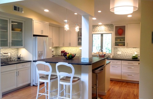 Union Pier House | Bright, Colorful, Cozy Home Close To Beach, Town And Activities.
