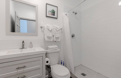 Wicker Park Condo | Bright, Comfortable Condo with Amazing Rooftop Deck! Perfect Location by RedAwning