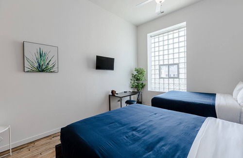 Wicker Park Condo | Bright, Comfortable Condo with Amazing Rooftop Deck! Perfect Location by RedAwning
