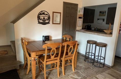 McCall Condo | BRIGHT & COMFORTABLE CONDO CLOSE TO EVERYTHING! NICE WOOD FIREPLACE & FREE WIFI!