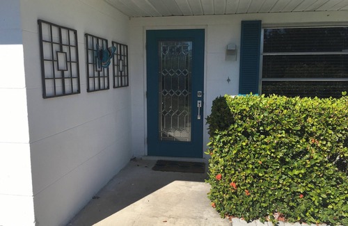 Venice Gardens House | Bright/Comfortable/Fully Equipped Home in Convenient Location Near Beaches