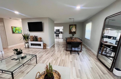 Willingboro House | Bright & Comfortable Home