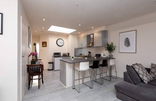 Herne Hill Cottage | Bright & Contemporary 1bedroom Annexe - Herne Hill!