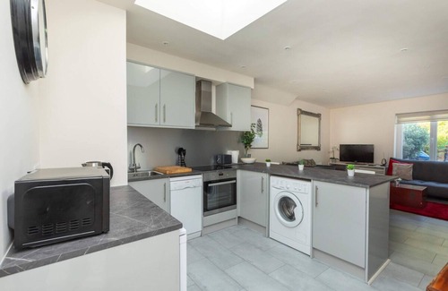 Herne Hill Cottage | Bright & Contemporary 1bedroom Annexe - Herne Hill!