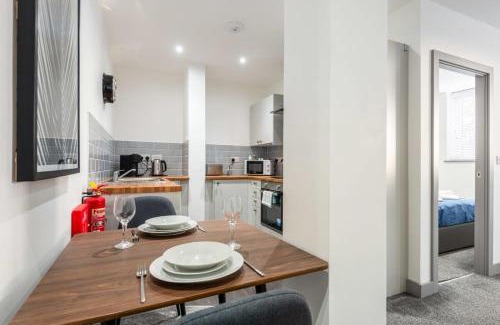 Leeds Apartment | Bright & Cosy Apartment in Leeds! Free Parking