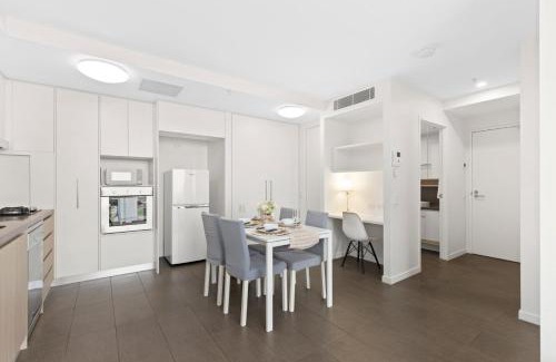 Kelvin Grove Apartment | Bright Cozy 1BR Parking&pool&gym ZEST 1405