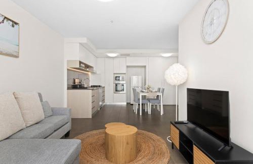 Kelvin Grove Apartment | Bright Cozy 1BR Parking&pool&gym ZEST 1405