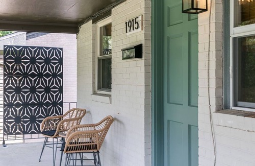 Durham Apartment | Bright & Cozy 2BR Retreat Near Duke University