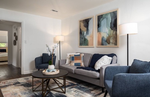 Durham Apartment | Bright & Cozy 2BR Retreat Near Duke University