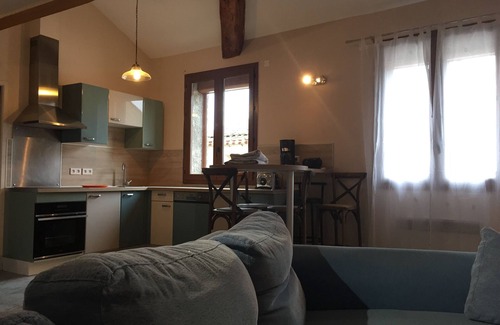 Serignan Apartment | Bright, cozy, air-conditioned, family Apt. 80M2, 3 bedrooms, private garage