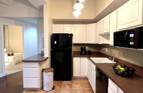 Chelsea Apartment | Bright Cozy Apartment in Chelsea, 10 mins from LOGAN Airpot-Free Parking