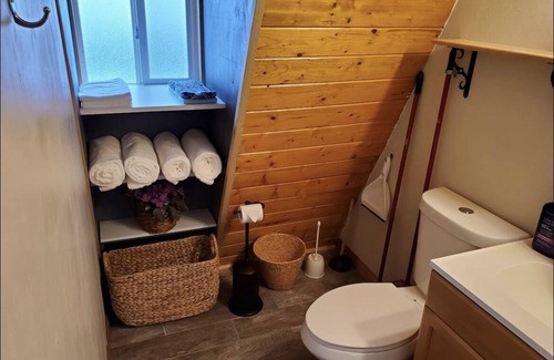 Frazier Park Ski Chalet | Bright & Cozy Chalet of the woods with views