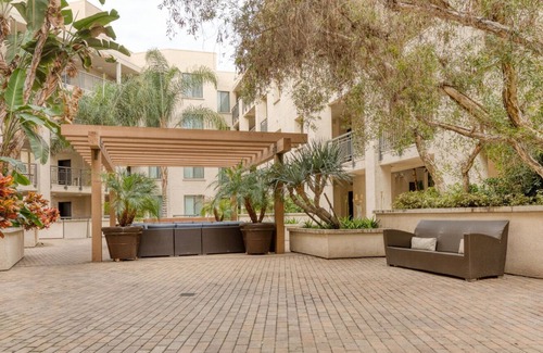 Chinatown Apartment | Bright Downtown 1BR w/ Gym, Pool & Spa, near 7th St Metro, by Blueground