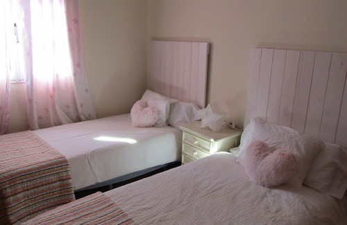 El Puerto de Santa Maria Ski Chalet | Bright Villa in quiet Beach Urbanization
