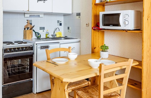 Montgellafrey Apartment | Bright studio for 4 near slopes, TV, equipped kitchen