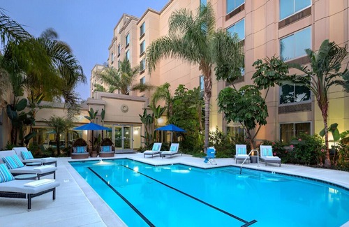 Los Angeles House | Bright & Fully Furnished Room for Travelers