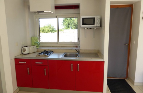 Lannion Apartment | Bright gîte with terrace and quiet garden