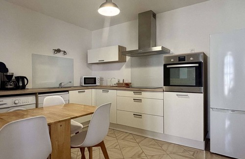 Latour-Bas-Elne House | Bright Ground-Floor Apartment with Garden in Quiet Area, Close to Beach and Shops