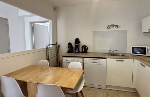 Latour-Bas-Elne House | Bright Ground-Floor Apartment with Garden in Quiet Area, Close to Beach and Shops