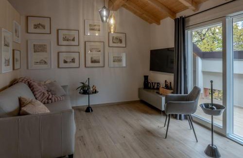 Reggio nell'Emilia Apartment | Bright Hall apartment Reggio Emilia Centro Storico