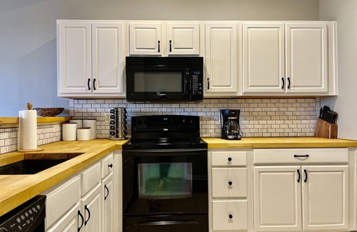Kettering Condo | Bright Haven - peaceful & cozy
