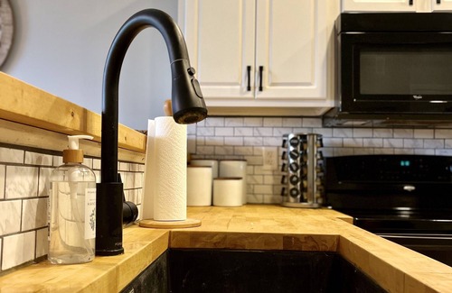 Kettering Condo | Bright Haven - peaceful & cozy