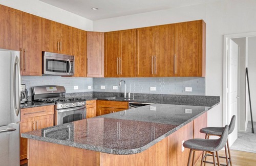 Hoboken Apartment | Bright Hoboken 2BR w/Gym, Pool & Shuttle, near waterfront, by Blueground