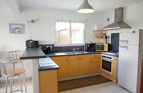 Erdeven Villa | Bright house near beaches and center, enclosed garden, private parking