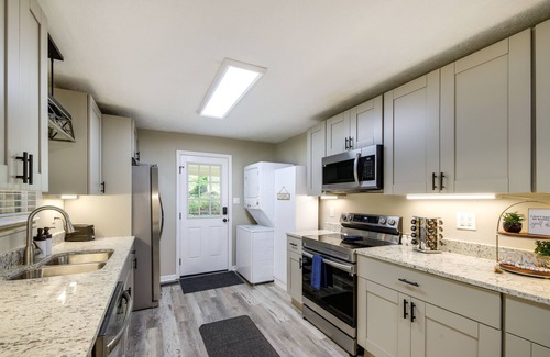 Knoxville House | Bright Knoxville Vacation Rental w/Large Backyard