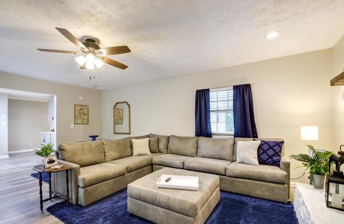 Knoxville House | Bright Knoxville Vacation Rental with Large Backyard