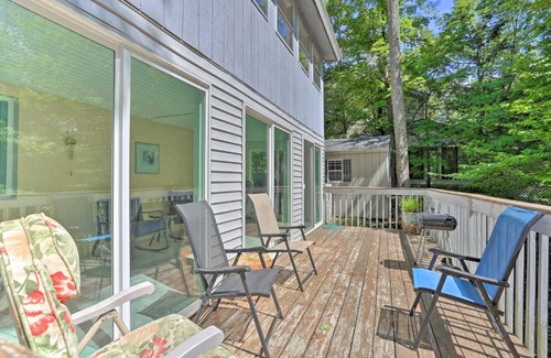 Hamlin House | Bright Lake Ariel Home Family and Pet Friendly