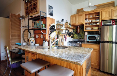 Williamsburg Apartment | Bright Loft ~ Full Floor ~ 5 Windows ~ Projector ~ Williamburg ~ Near Waterfront