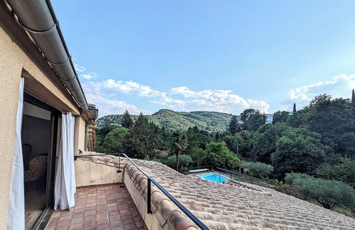 Lasalle Apartment | Bright loft in the Cévennes
