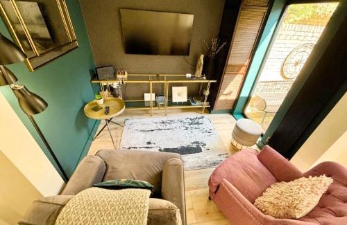 Cambridge House | Bright Mews House with Garage in Heart of Cambridge