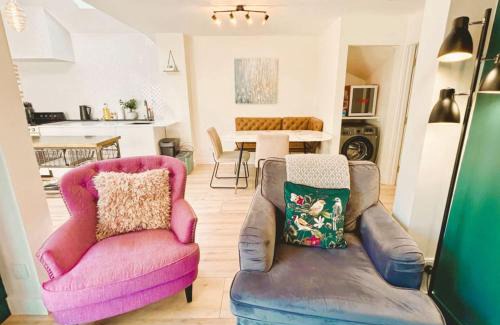 Cambridge House | Bright Mews House with Garage in Heart of Cambridge
