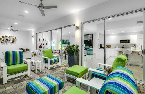 Deep Well Ranch House | Bright mid-century modern home w/private pool and spa, gas grill, dogs welcome