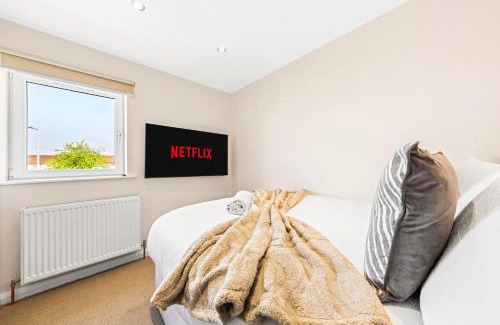 Paisley House | Bright & Modern 3-Bed House Next To Glasgow Airport
