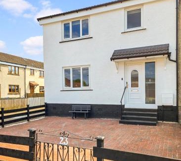 Paisley House | Bright & Modern 3-Bed House Next To Glasgow Airport