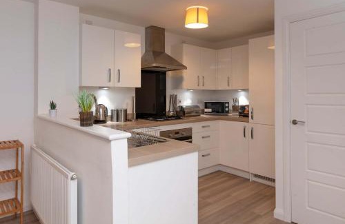 Yeovil House | Bright & Modern 4 Bedroom House in Yeovil