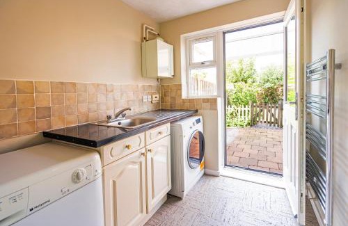 Stafford Apartment | Bright & modern 4 bedroom townhouse